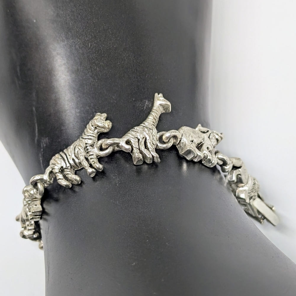 Vintage Safari Animal Bracelet Giraffes 🦒 Zebras 🦓 Lions 🦁 & Water Buffalo 🐃